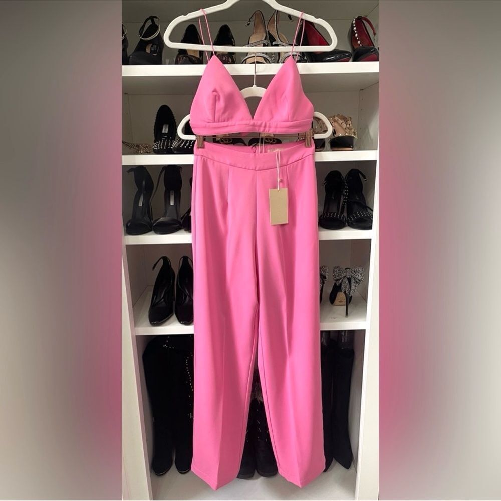 NWT CYNTHIA Triangle Bralette. Featuring thin spaghetti straps Size Small - Picture 10 of 15